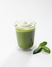 Green-Smoothie-with-Basil-Foam
